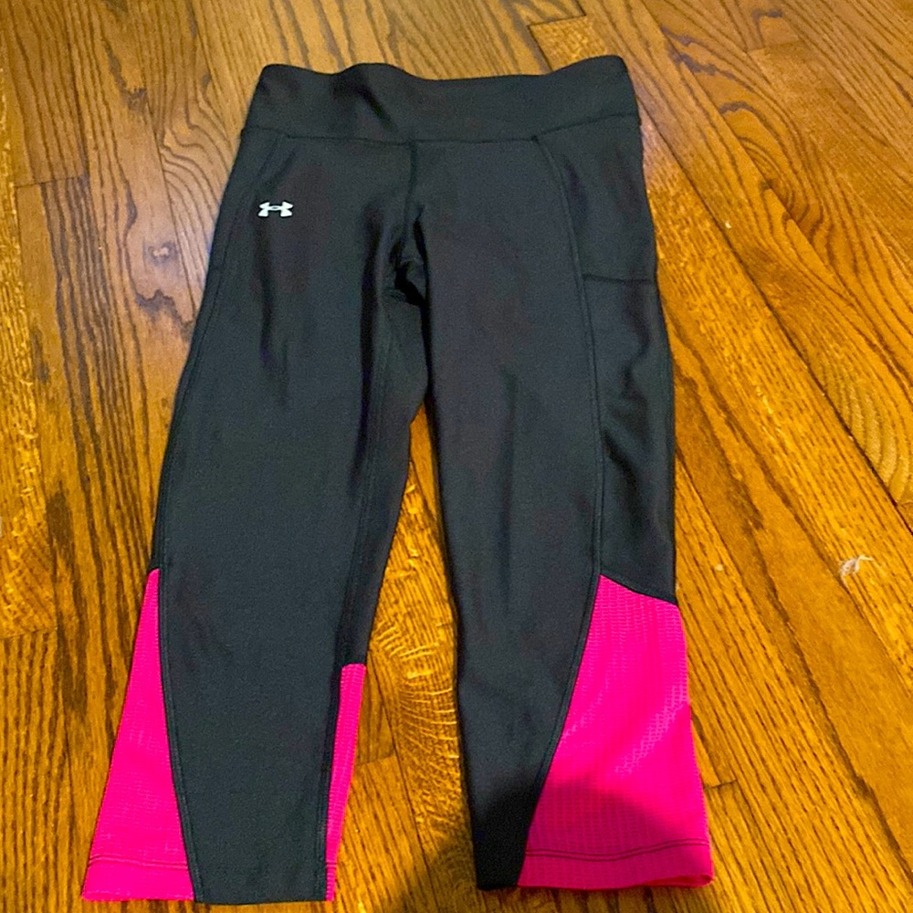 Black and pink cropped leggings size medium
